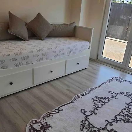 Captivating House With Pool Near Ski Center In Kartepe Near Sapanca
