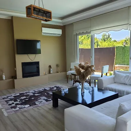 Casa vacanze Captivating House With Pool Near Ski Center In Kartepe Near Sapanca *